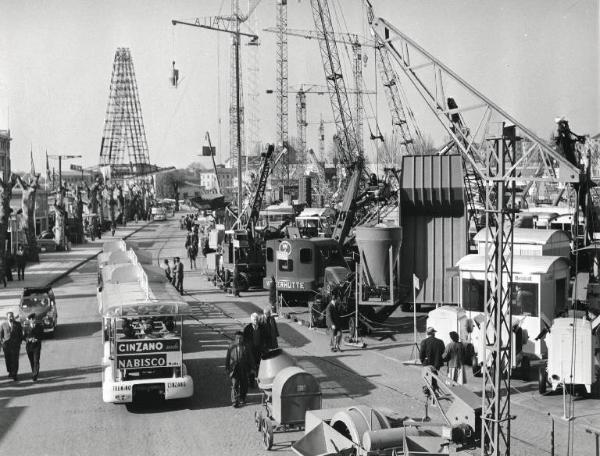 Fiera di Milano - Campionaria 1957 - Settore dell'edilizia