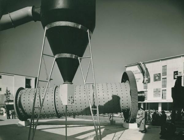 Fiera di Milano - Campionaria 1957 - Area espositiva all'aperto della Breda