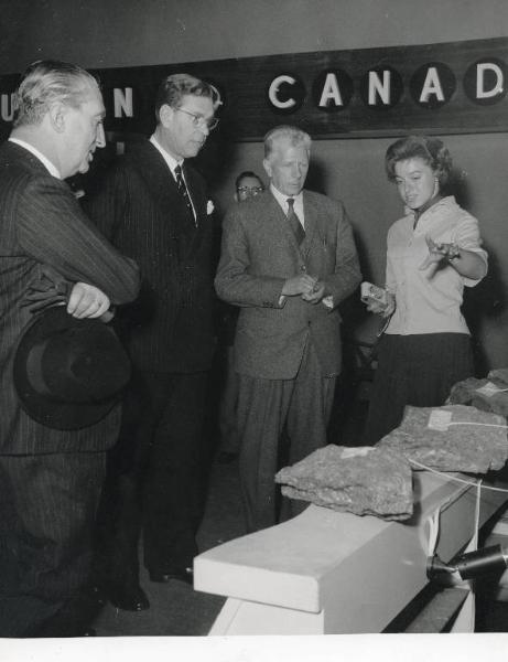 Fiera di Milano - Campionaria 1959 - Visita del ministro britannico e vicepresidente del "Board on Trade" John Waughan Morgan