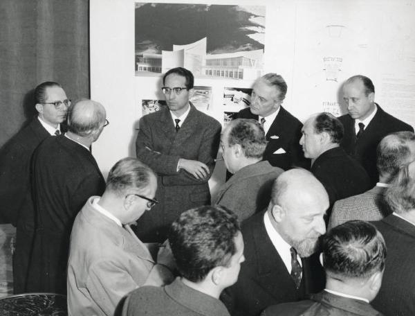 Fiera di Milano - Campionaria 1960 - Visita del ministro dell'industria e del commercio Emilio Colombo in occasione della inaugurazione