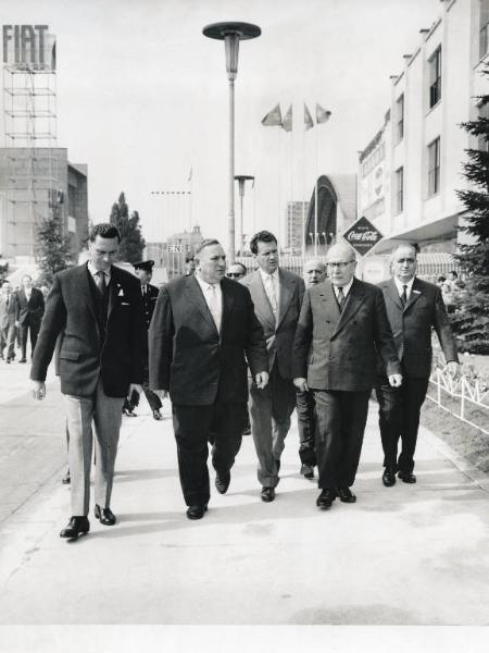 Fiera di Milano - Campionaria 1960 - Visita del sindaco di Leningrado (poi San Pietroburgo) Nicolai Smirnov