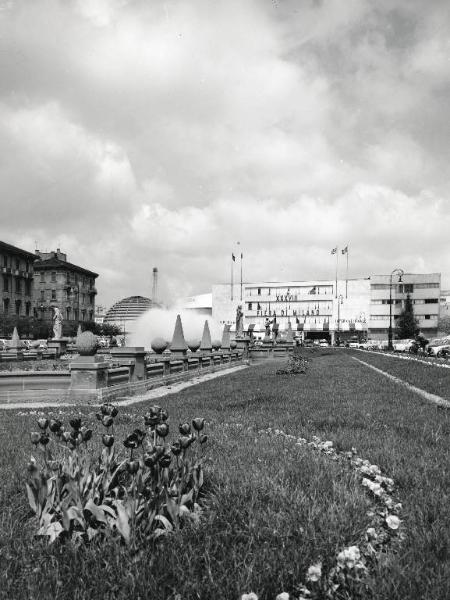 Fiera di Milano - Campionaria 1960 - Entrata di piazza Giulio Cesare