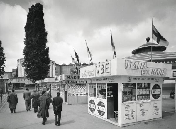 Fiera di Milano - Campionaria 1960 - Largo X - Settore dell'editoria - Stand Edizioni V.B.E.