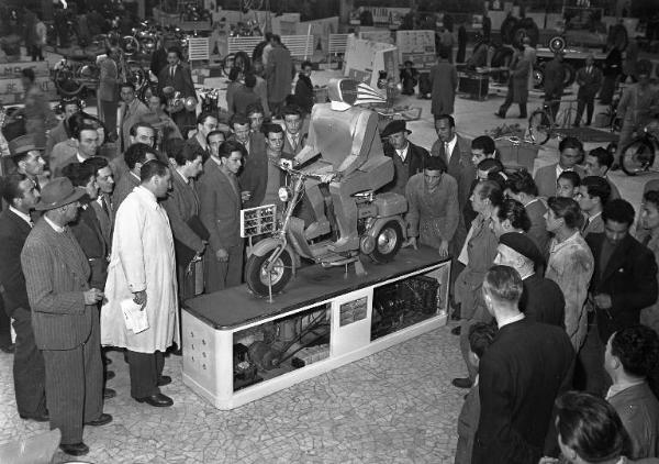 Fiera di Milano - Campionaria 1950 - Lambretta Innocenti