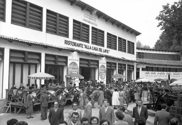 Fiera di Milano - Campionaria 1952 - Casa del latte