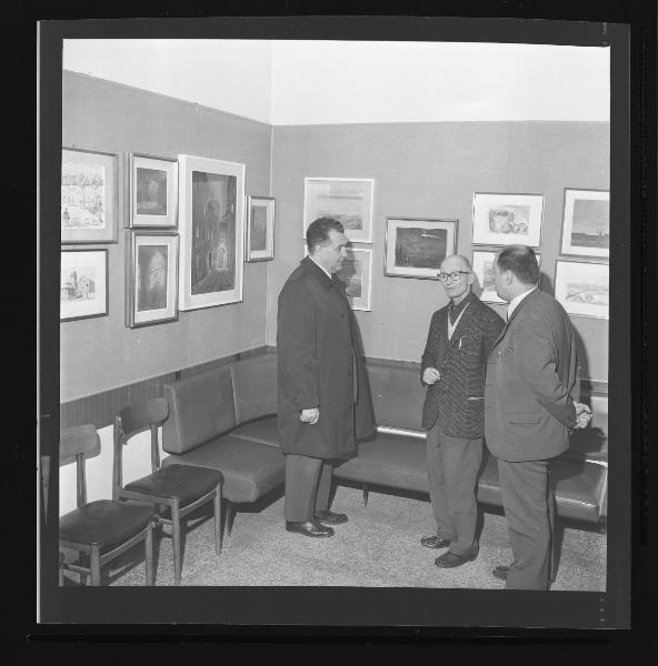 Ritratto di gruppo maschile - Inaugurazione mostra quadri Arnaldo Carletti