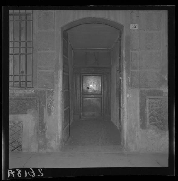 Mantova - Portone sede ex "Osteria alla Coroncina" - Via Pietro Fortunato Calvi 52