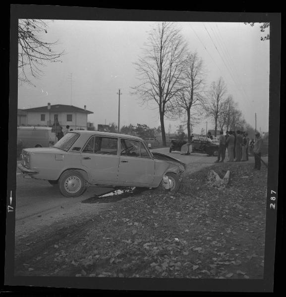 Incidente stradale - Cerese - Auto incidentata - Fiat 124