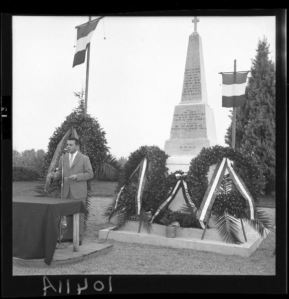 Ritratto maschile - Il Sindaco Andrea Negri durante il suo discorso - Monumento ai Caduti - Commemorazione dell'eccidio dell'Aldriga - Curtatone - Valletta dell'Aldriga