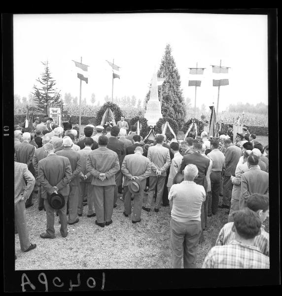 Commemorazione dell'eccidio dell'Aldriga - La popolazione in raccoglimento - Curtatone - Valletta dell'Aldriga