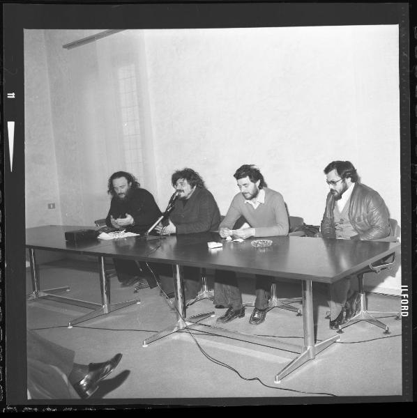 Ritratto di gruppo - Inaugurazione mostra didattica - Mantova - Via Giovanni Acerbi 47 - Casa del Mantegna - Giorgio Celli, Andrea Franchi, Carlo Tavernari e Egidio Del Canto.