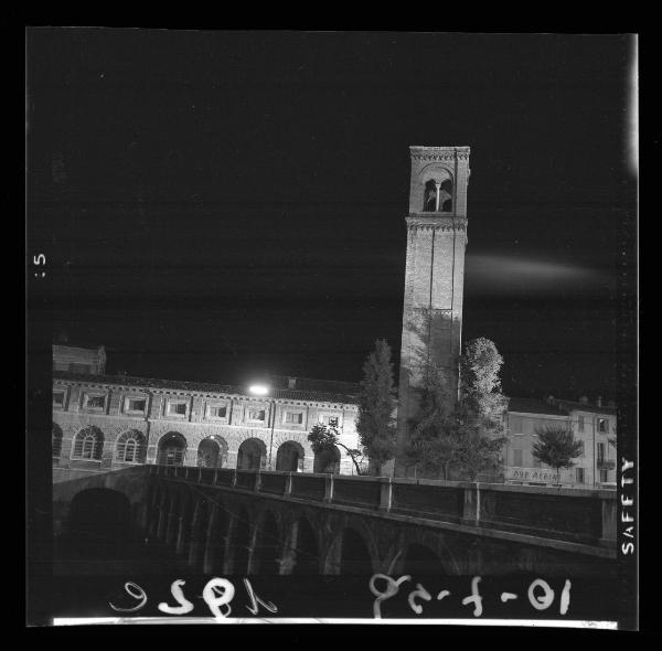 Mantova - Piazza Martiri di Belfiore - Lungorio - Torre di S. Domenico - Pescherie - Notturno
