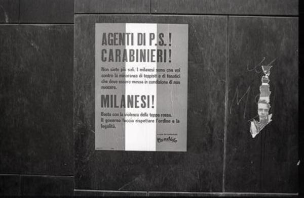 Affissione. Manifesto con un messaggio rivolto agli Agenti di pubblica sicurezza e ai Carabinieri