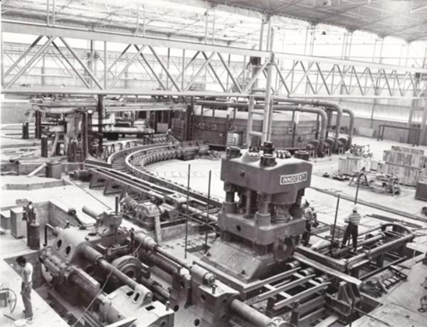 Innocenti - Impianto siderurgico dell'Orinoco - Interni del tubificio - Macchinari