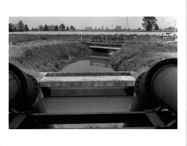 Guardamiglio - Chierichesse - Impianto di sollevamento ad uso irriguo - Pompe idrovore - Canale -  Sgrigliatore - Ponte - Vegetazione