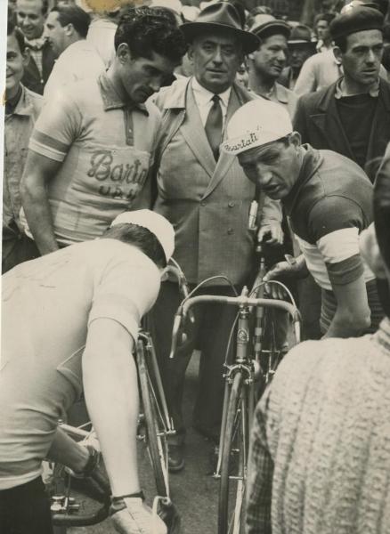 Ciclismo - Gino Bartali - Tour de Romandie 1953 - Sulla linea di partenza
