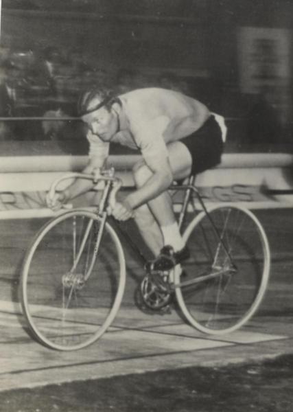 Ciclismo - Leandro Faggin - Rocourt (Belgio) - Campionati del mondo di ciclismo su pista 1957 - Inseguimento individuale professionisti - In azione
