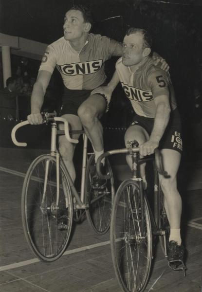 Ciclismo - Leandro Faggin - Milano - Palazzo dello Sport - Sei Giorni ciclistica 1961 - In pista con Mino De Rossi