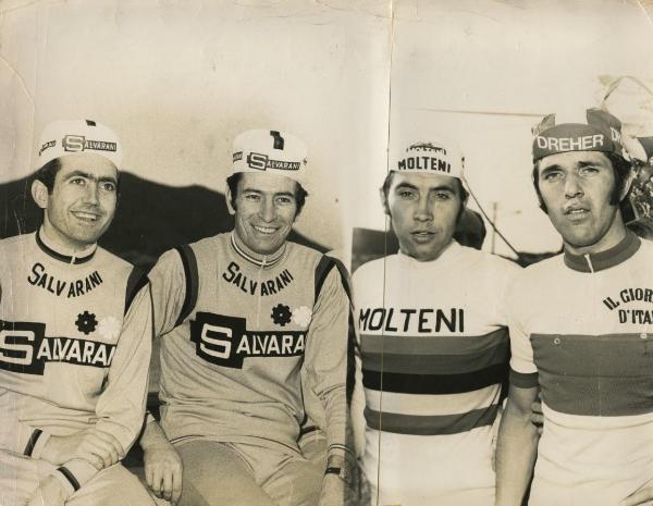 Ciclismo - Felice Gimondi - Italo Zilioli - Eddy Merckx - Ciclista non identificato - Ritratto di gruppo