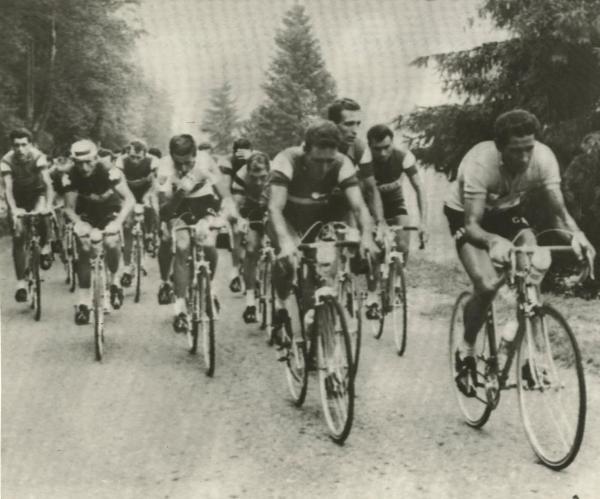 Ciclismo - Gastone Nencini - 47° Tour de France - Tappa Pau-Luchon - Col del Tormalet - Il gruppo di testa affronta la salita