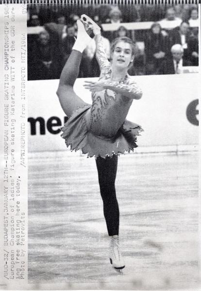 Sport invernali - Pattinaggio di figura su ghiaccio - Pattinaggio artistico individuale femminile - Budapest (Ungheria) - Campionati europei di pattinaggio di figura 1984 - Katarina Witt in azione