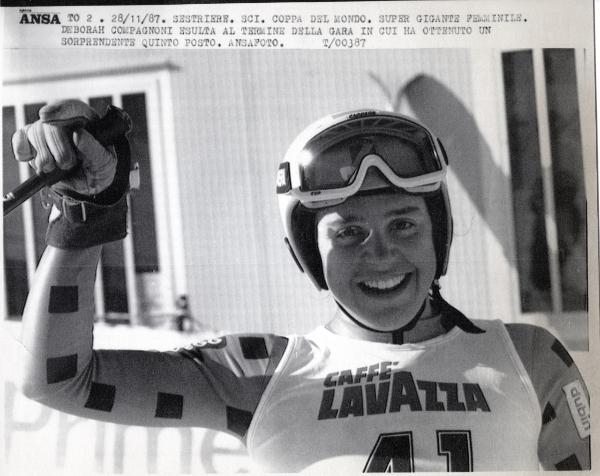 Sport invernali - Sci alpino - Slalom gigante femminile - Sestriere - Coppa del mondo di sci 1988 -  Deborah Compagnoni al termine della gara