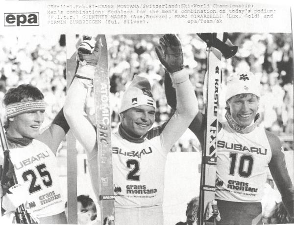 Sport invernali - Sci alpino - Combinata maschile - Crans Montana (Svizzera) - Campionati mondiali di sci alpino 1987 - Il vincitore Marc Girardelli tra Guenther Mader (sinistra) e Pirmin Zurbriggen