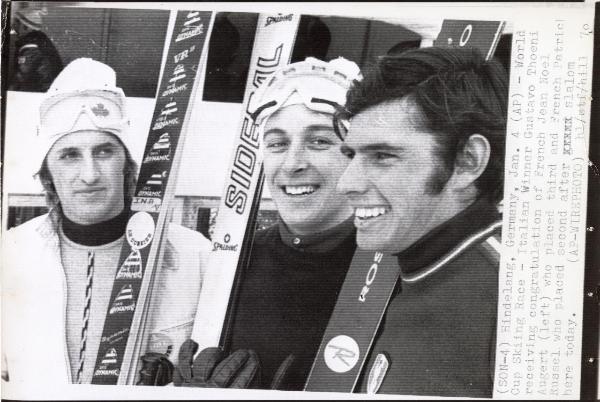 Sport invernali - Sci alpino - Slalom speciale maschile - Bad Hindelang (Germania) - Coppa del mondo di sci alpino 1970 - Gustavo Thoeni festeggia la vittoria con Jean Noel Augert (sinistra) e Patrick Russel