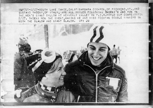 Sport invernali - Sci alpino - Slalom speciale maschile - South Lake Tahoe (California) - Coppa del mondo di di sci alpino 1971 - Gustavo Thoeni con Barbara Cochran sulla linea del traguardo