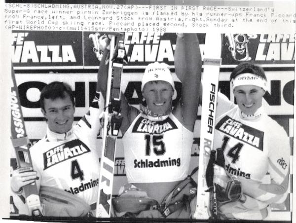 Sport invernali - Sci alpino - Supergigante maschile - Schladming (Austria) - Coppa del mondo di sci alpino 1989 - Il vincitore Pirmin Zurbriggen con Franck Piccard (sinistra) e Leonhard Stock al termine della gara