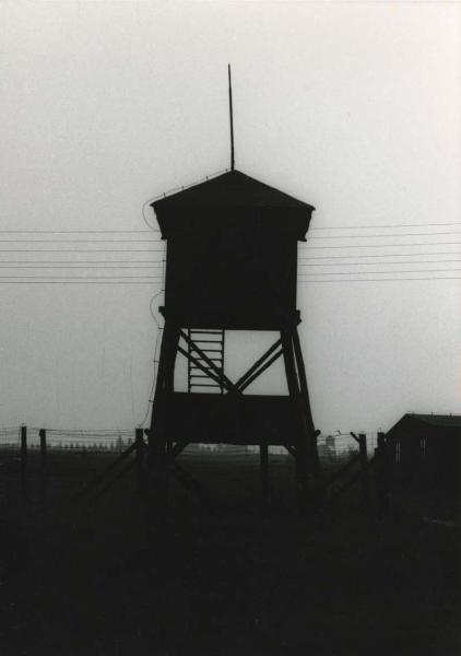 Polonia, Lublino - Campo di concentramento di Lublino-Majdanek - Nazismo - Torretta di controllo - Reticolato con filo spinato