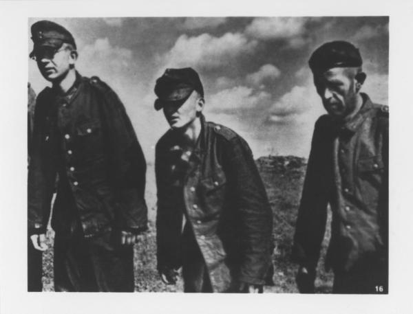 Seconda guerra mondiale - Ritratto di gruppo: soldati tedeschi prigionieri sul fronte russo - Divisa militare