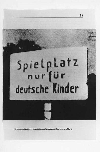Nazismo - Germania - Parco giochi - Cartello con scritta "Spielplatz nür deutsche Kinder" (parco giochi solo per bambini tedeschi) - Antisemitismo