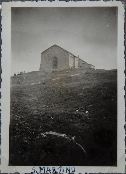 Cassano Valcuvia - Monte San Martino - Chiesa - Ragazze sorde, allieve del Pio Istituto dei Sordi di via Settembrini, con suore