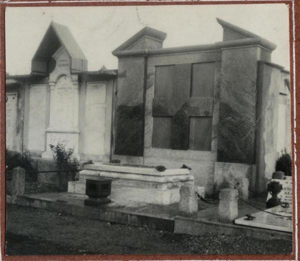 Alzate Brianza - Cimitero - Tomba di Maria De Szeth Giovio contessa - Benefattrice Pio Istituto dei Sordi di Milano