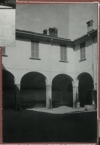 Alzate Brianza, Verzago - Pio Istituto dei Sordi, Villa Santa Maria - Cortile interno - Porticato