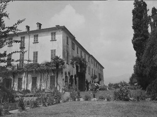 Alzate Brianza, Verzago - Pio Istituto dei Sordi, Villa Santa Maria - Palazzo - Giardino - Cipresso del Foscolo