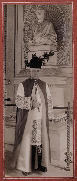 Ritratto maschile - Monsignore, sacerdote - Milano - Pio Istituto dei Sordi in via Prinetti - Monumento a Giulio Tarra