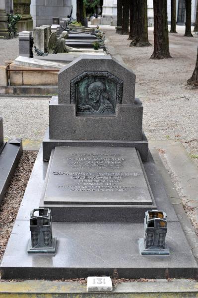 Monumento sepolcrale di Maria Comerio Agostinis e Giannina Agostinis