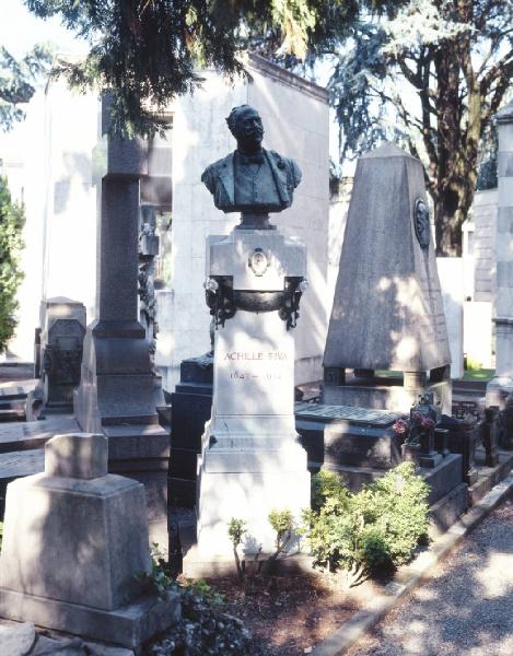 Monumento sepolcrale di Achille Riva