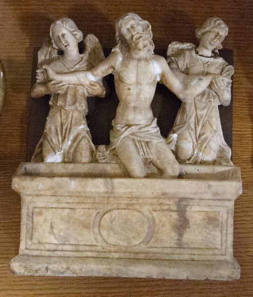 Cristo nel sarcofago tra due angeli