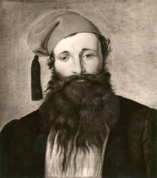 Figura di giovane uomo con barba fluente e cappello con nappa