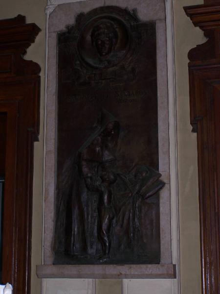 Busto della Contessa Santorre di Santarosa che assiste i poveri fanciulli