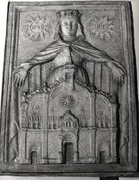 Stemma della Fabbrica del Duomo di Milano con Madonna e la facciata della Chiesa di S. Maria Maggiore