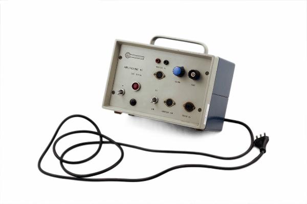 Modello E.Co.S. 5419 - amplificatore - fisica