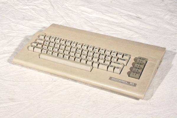 Commodore C64C - home computer - informatica