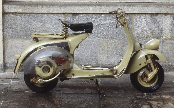 Vespa 125 - motocicletta - industria, manifattura, artigianato