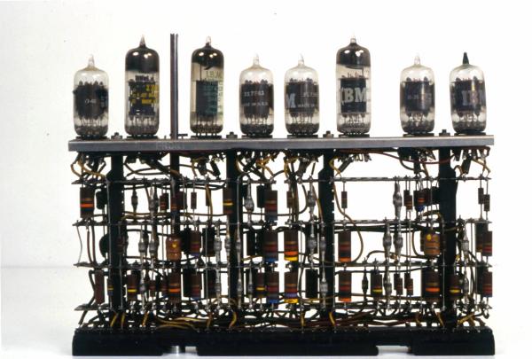 Elemento integrato circuitale a tubi elettronici - informatica