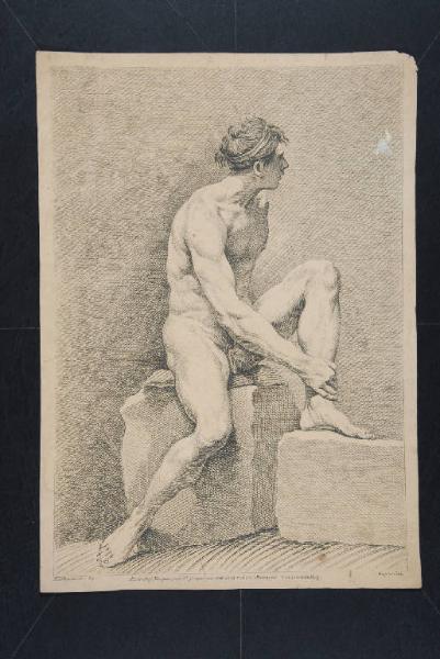 Figura maschile nuda seduta