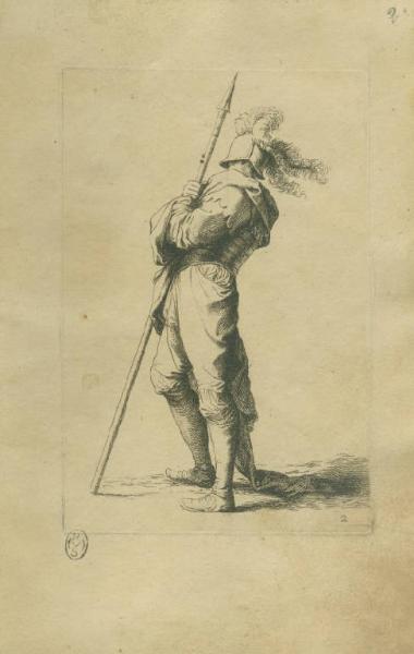 Soldato appoggiato ad una lancia